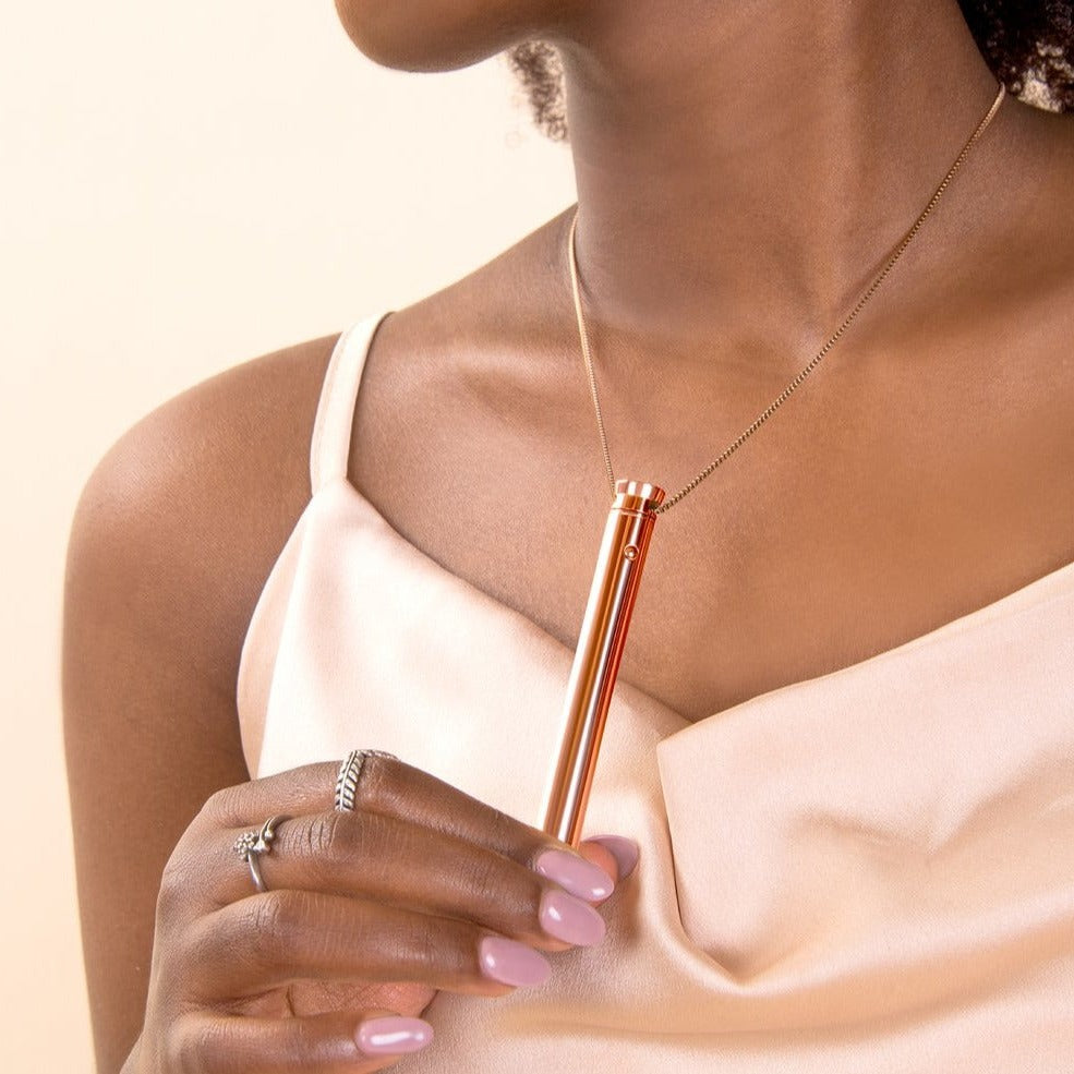 LE WAND Chrome Vibrating Necklace - Rose Gold